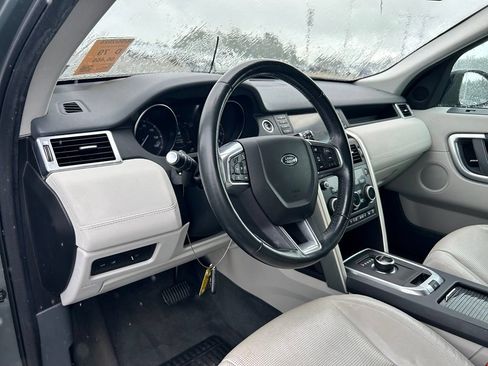 Used 2017 Land Rover Discovery Sport HSE AWD/4WD image 11