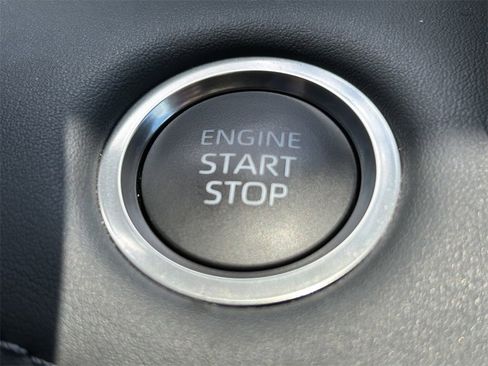 Certified 2024 Toyota Highlander XLE image 27