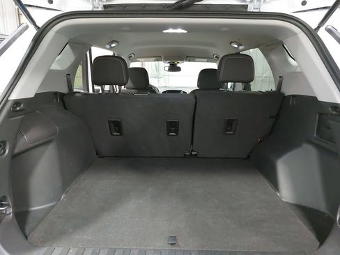 Used 2023 GMC Terrain SLE w/ Driver Convenience Package image 12