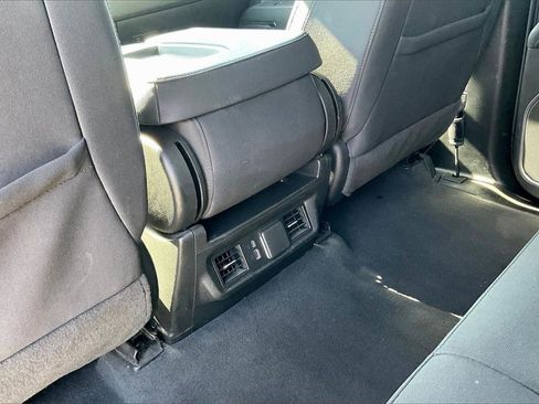 Used 2024 GMC Sierra 1500 SLE image 16