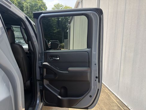 Used 2023 Nissan Frontier PRO-4X w/ Pro Convenience Package AWD/4WD image 16