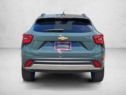 Used 2025 Chevrolet Trax LT w/ Driver Confidence Package FWD image 7