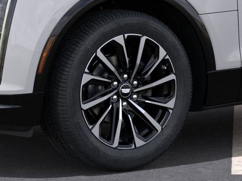 New 2025 Cadillac Lyriq Sport w/ LPO, Floor Liner Package AWD/4WD image 9