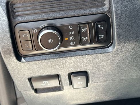 Used 2025 Ford F250 Platinum AWD/4WD image 15
