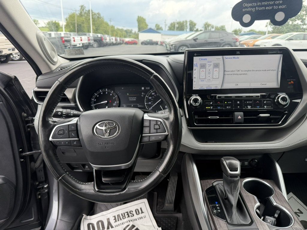 Used 2021 Toyota Highlander Limited AWD/4WD image 20