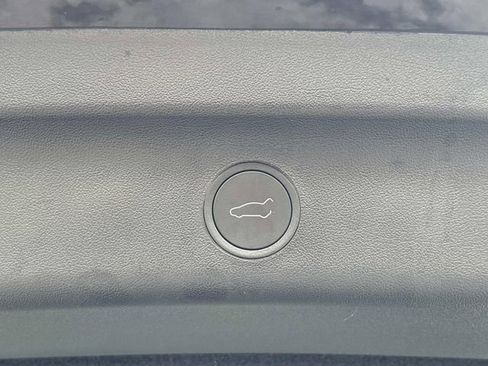 Used 2025 Tesla Model Y Long Range image 13