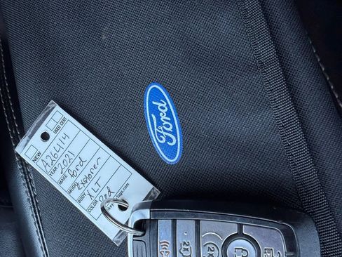 Used 2021 Ford Explorer XLT w/ Equipment Group 202A AWD/4WD image 43