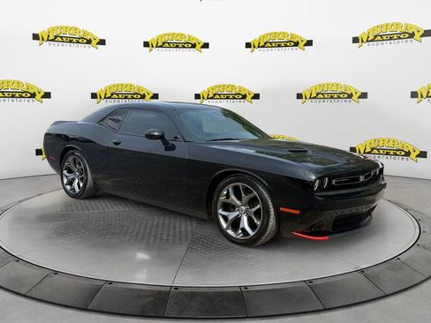 Used 2017 Dodge Challenger SXT RWD image 7