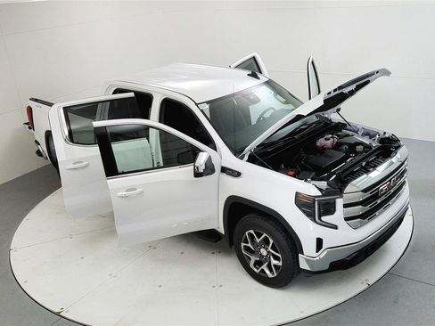 New 2026 GMC Sierra 1500 SLE AWD/4WD image 19
