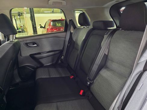 Used 2023 Nissan Rogue SV image 14