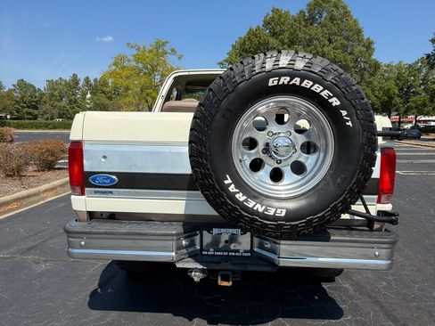 Used 1993 Ford Bronco Eddie Bauer image 9