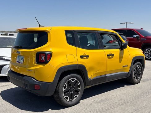 Used 2017 Jeep Renegade Sport w/ Power & Air Group FWD image 2