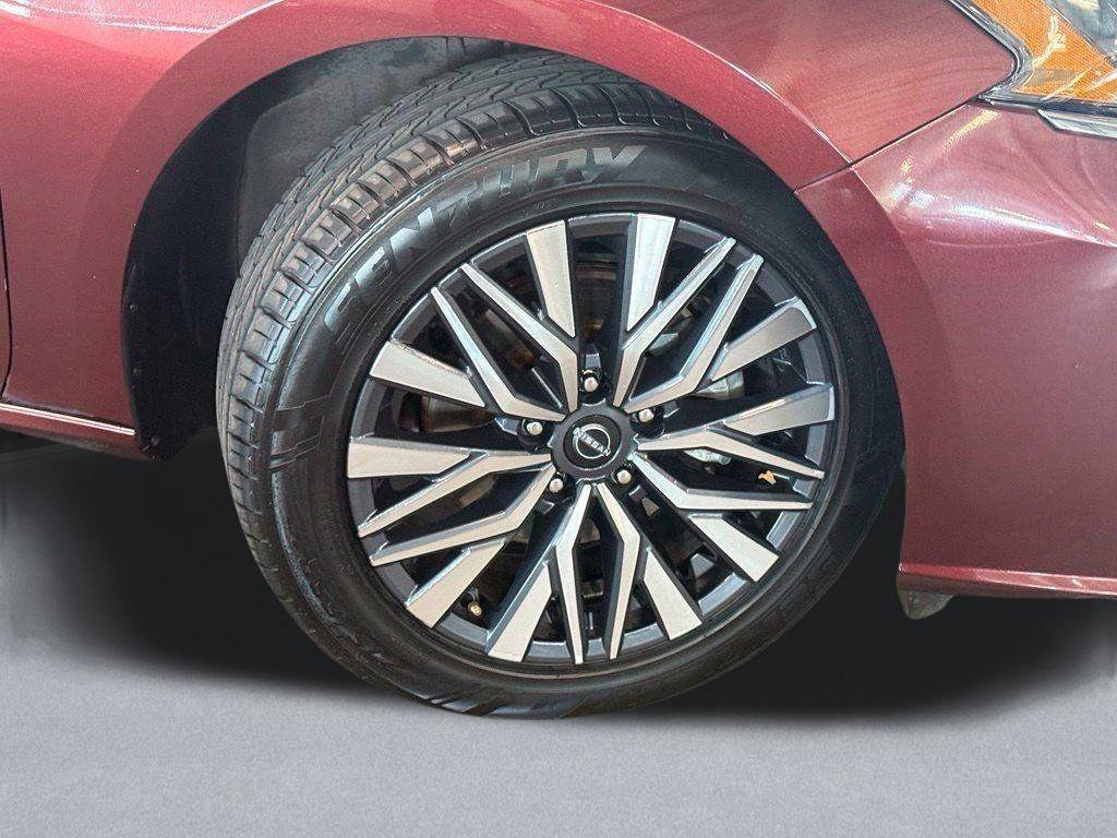 Used 2023 Nissan Altima 2.5 SV AWD/4WD image 18