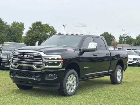 New 2026 RAM 2500 Laramie AWD/4WD image 15