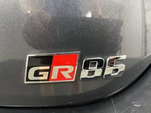 Used 2025 Toyota GR86 Premium RWD image 29