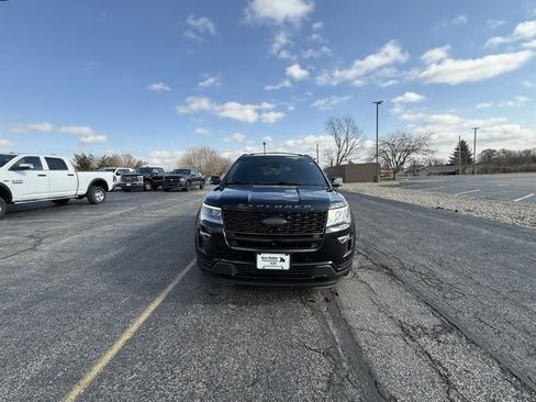 Used 2018 Ford Explorer Sport image 2