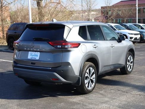 Used 2023 Nissan Rogue SV image 5