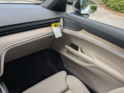 New 2025 Volvo EX90 Plus image 18