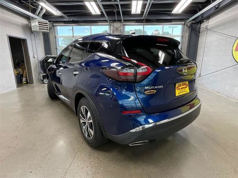 Used 2022 Nissan Murano SV w/ Cargo Package FWD image 3