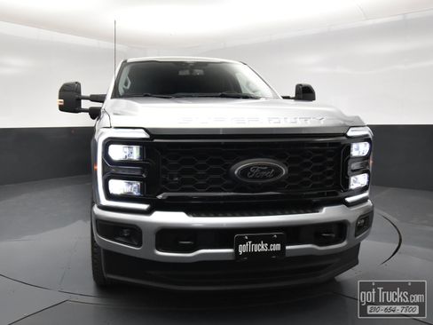 Used 2024 Ford F350 Lariat w/ Black Appearance Package image 50