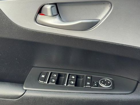 Used 2024 Kia Forte LXS image 23