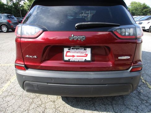 Used 2019 Jeep Cherokee Latitude Plus w/ Comfort/Convenience Group AWD/4WD image 18