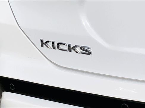 Used 2025 Nissan Kicks Play S image 10