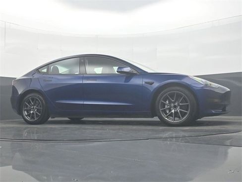 Used 2023 Tesla Model 3 Standard Range image 25