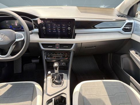 New 2026 Volkswagen Taos SE FWD image 28