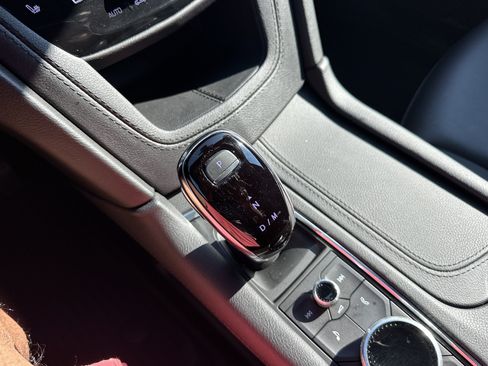 Used 2024 Cadillac XT6 Luxury w/ LPO, Floor Liner Package AWD/4WD image 33