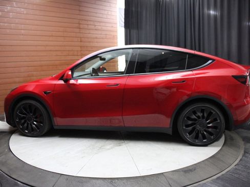 Used 2022 Tesla Model Y Performance image 33