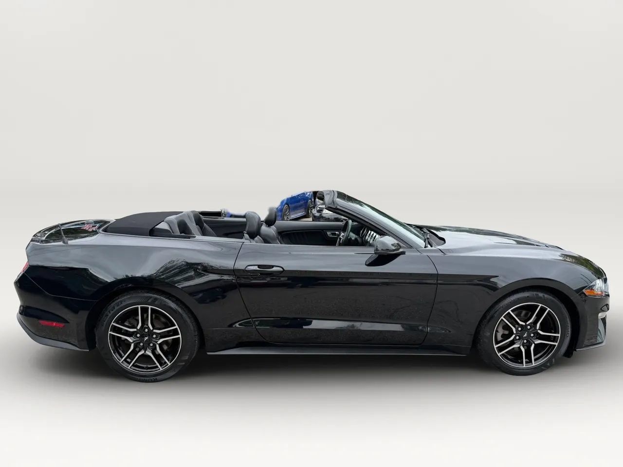 Used 2020 Ford Mustang Premium RWD image 33