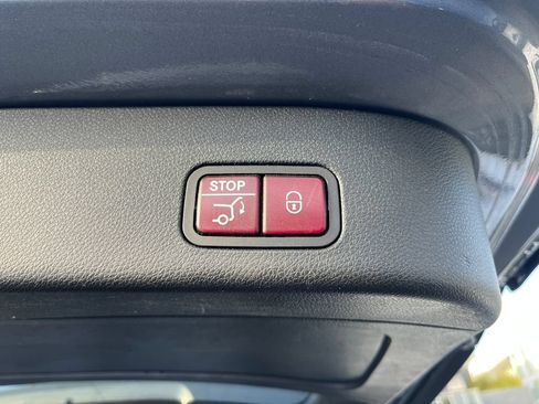 Used 2019 Mercedes-Benz GLS 450 4MATIC image 11