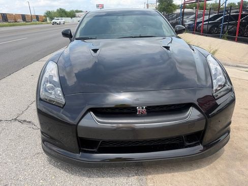 Used 2010 Nissan GT-R Premium AWD/4WD image 9