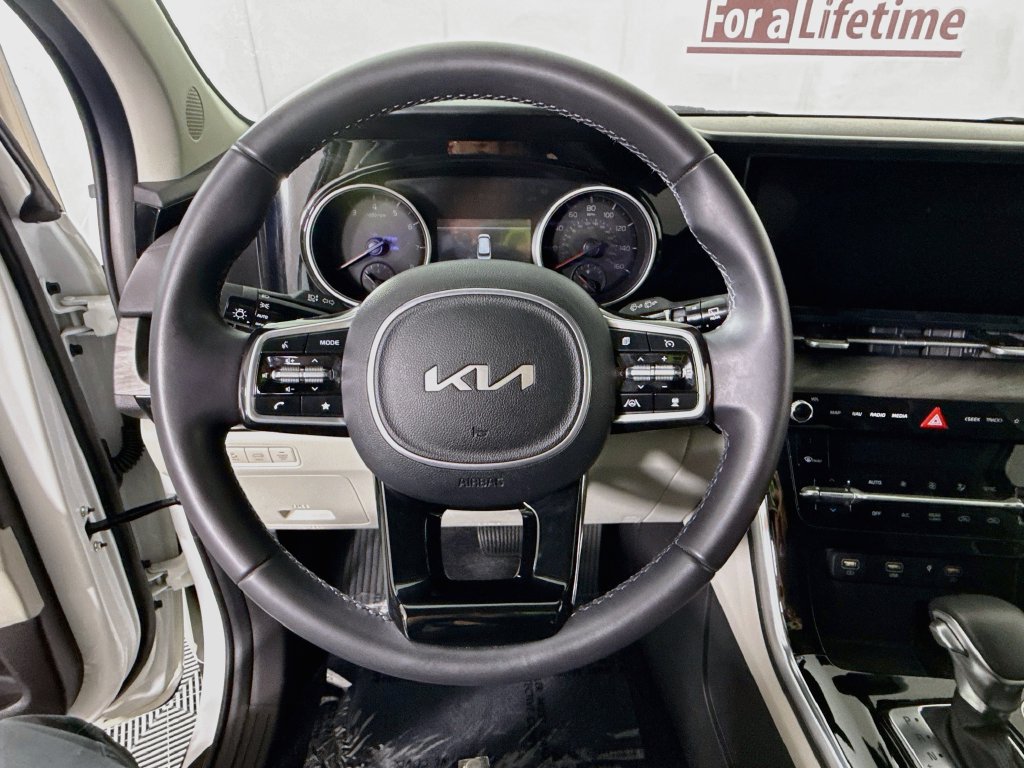 Certified 2024 Kia Carnival EX FWD image 21