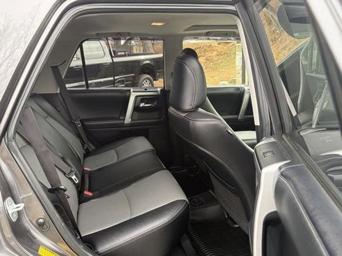 Used 2020 Toyota 4Runner SR5 Premium image 29