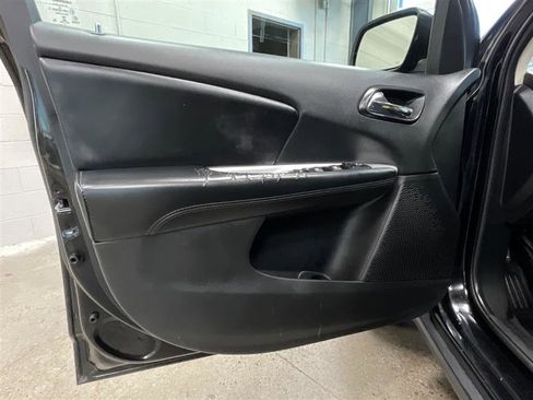 Used 2018 Dodge Journey SE w/ Popular Equipment Group image 10