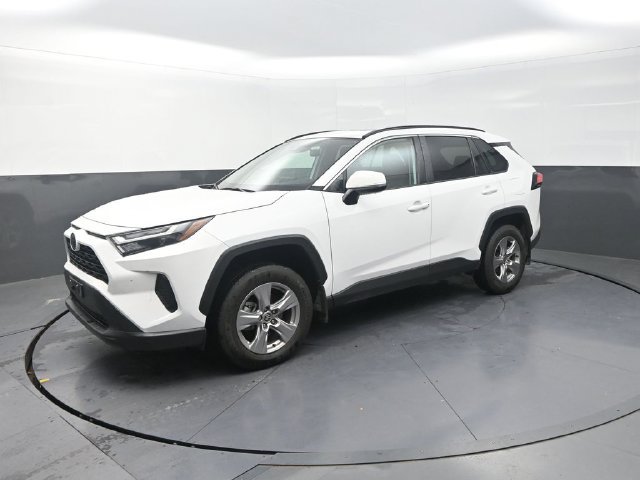 Used 2025 Toyota RAV4 XLE w/ Convenience Package AWD/4WD image 3