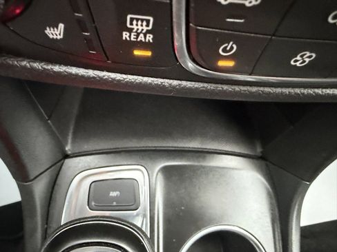 Used 2021 Chevrolet Equinox LT image 27