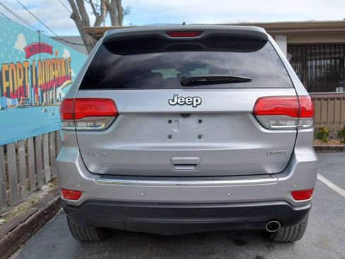 Used 2018 Jeep Grand Cherokee Limited image 31
