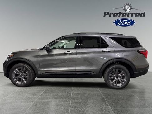 Used 2026 Ford Explorer Active AWD/4WD image 9