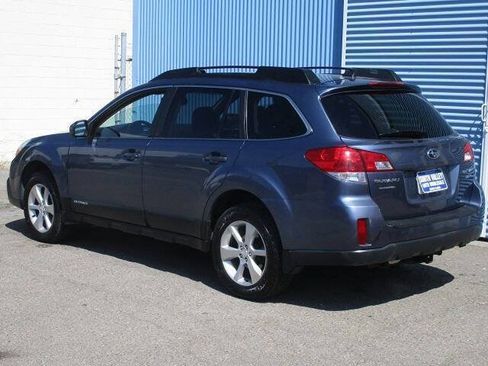 Used 2013 Subaru Outback 3.6R Limited w/ Moonroof Pkg AWD/4WD image 4