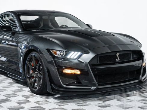 Used 2020 Ford Mustang Shelby GT500 w/ Carbon Fiber Track Pack image 9