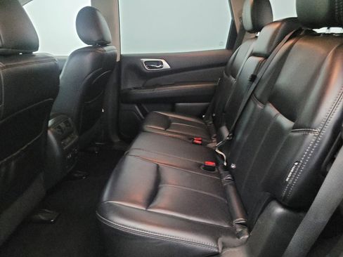 Used 2019 Nissan Pathfinder SL w/ SL Premium Package image 18