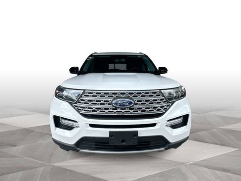 Used 2023 Ford Explorer Limited w/ Equipment Group 301A AWD/4WD image 3
