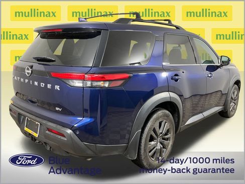 Used 2022 Nissan Pathfinder SV w/ SV Premium Package image 4