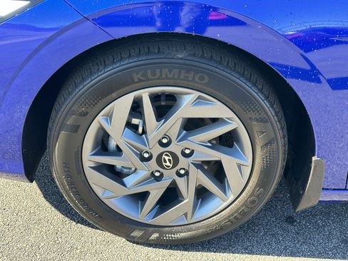 Used 2024 Hyundai Elantra SEL image 14