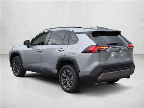 Used 2022 Toyota RAV4 Limited AWD/4WD image 7