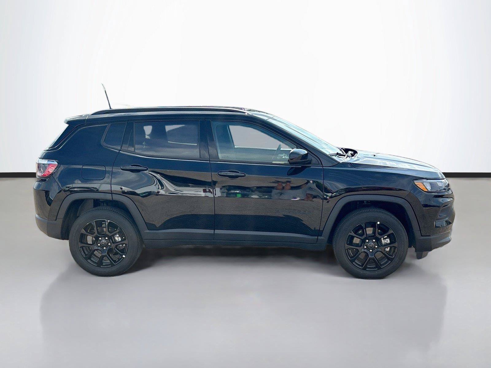 New 2026 Jeep Compass Latitude AWD/4WD image 17