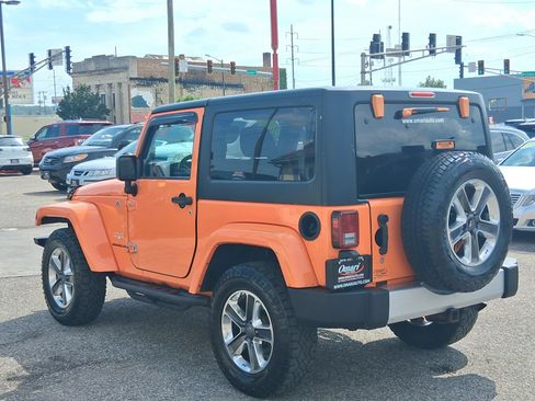 Used 2012 Jeep Wrangler Sahara w/ Dual Top Group AWD/4WD image 20